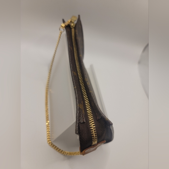 Louis Vuitton Monogram Marais Bucket Pochette - Picture 10 of 15